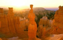 Sunrise Colors Thor's Hammer - Bryce Canyon - Utah