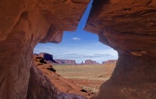 Navajo Pottery Arch - Monument Valley - Utah